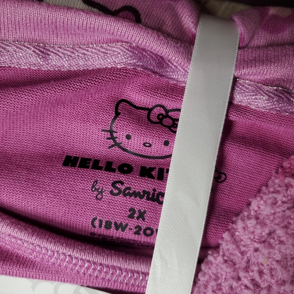 NWT Hello Kitty Women's Lounge Top and Pants with Socks Set 3-Piece Plus Size 2X - Picture 9 of 16